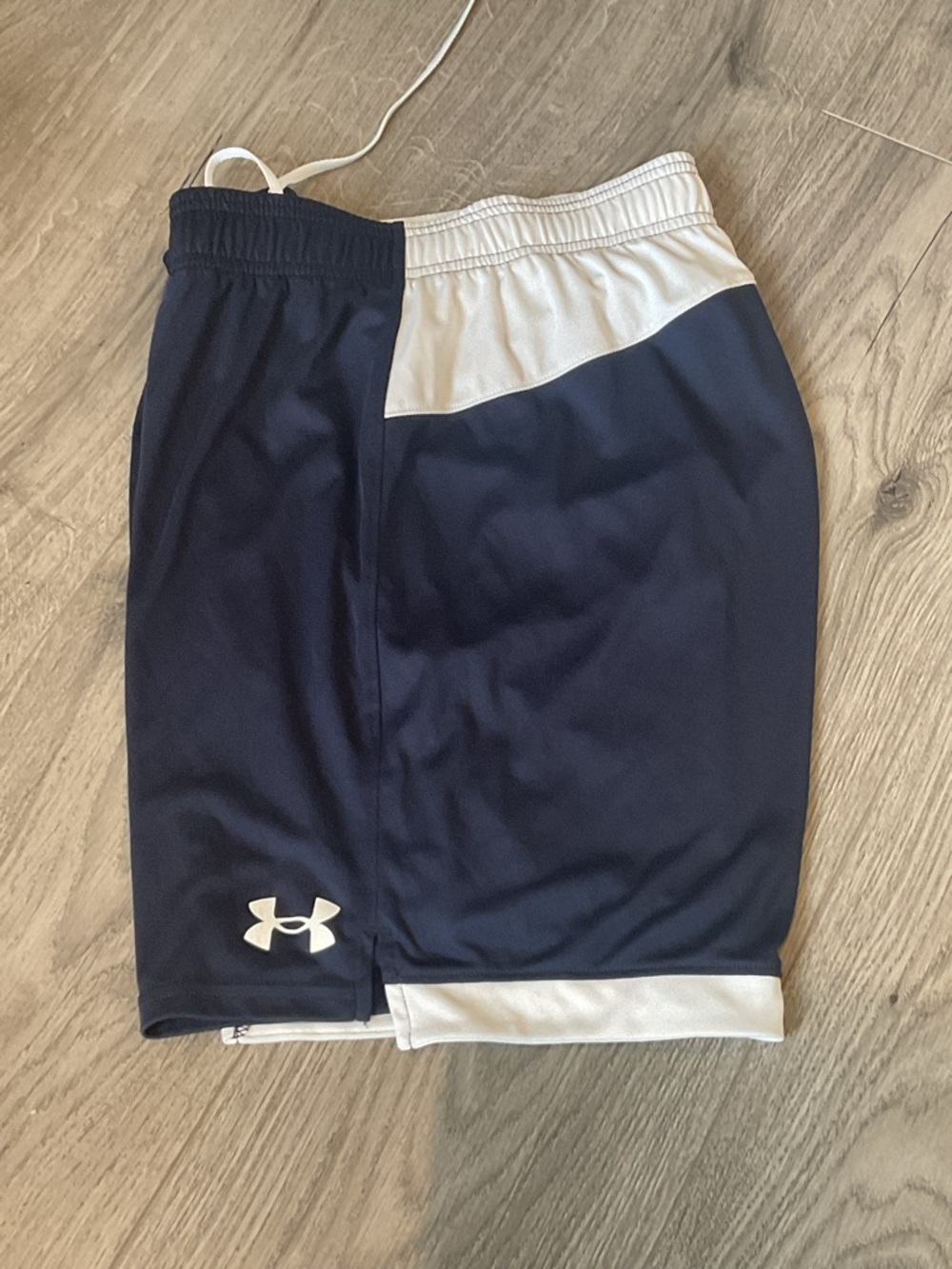 ***Under Armour** Navy and White Men's Tech Athletic Shorts with hem vent - Picture 4 of 9